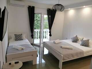 Апартаменты ANA APARTMANI Свети-Стефан Апартаменты с балконом-2